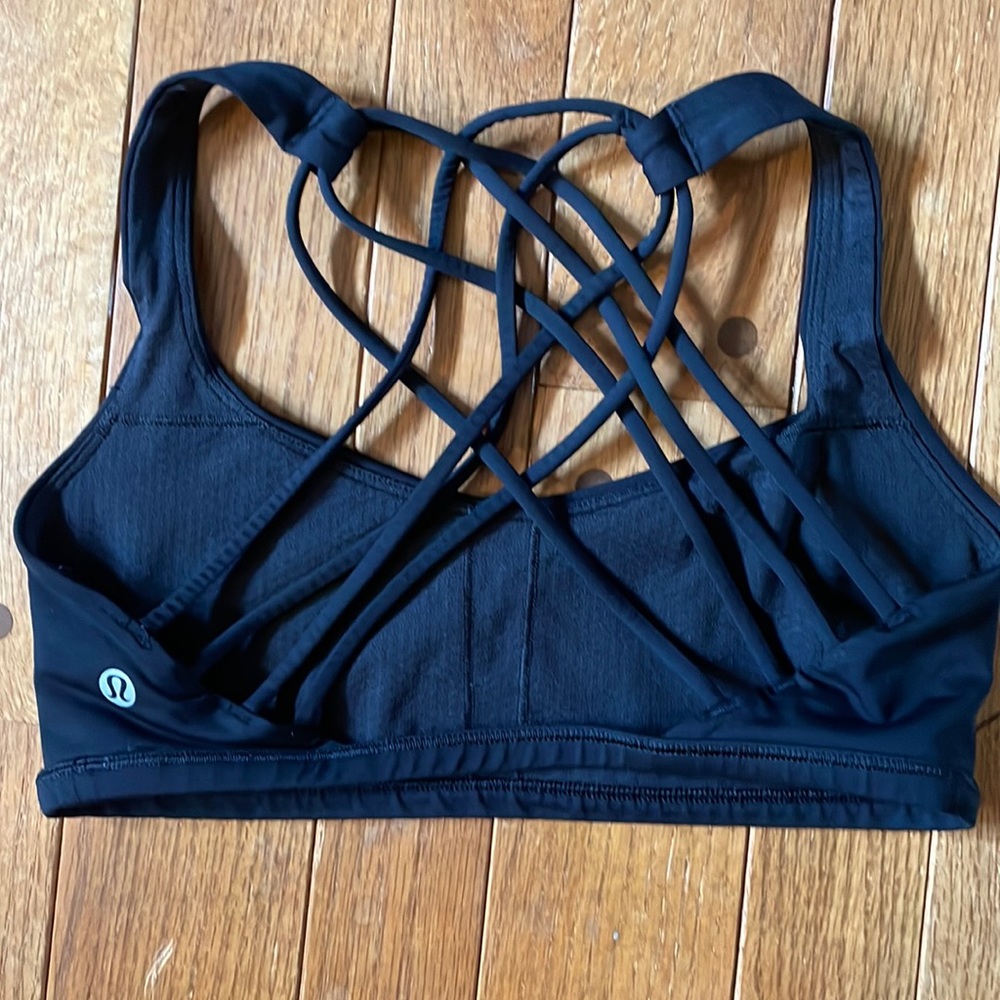 Lululemon free to be wild sports bra